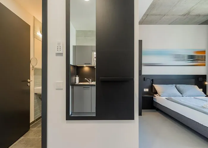 Nena Moritzplatz Апарт-отель 4*