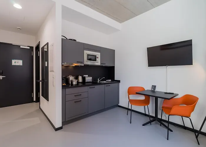 Nena Moritzplatz Апарт-отель 4*